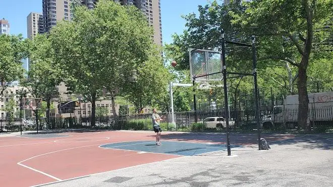 Howard Park - Basketball Court