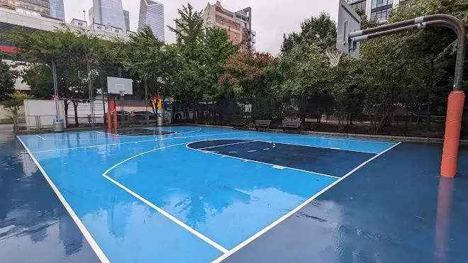 Eugène Martineau Park's Basketball Court
