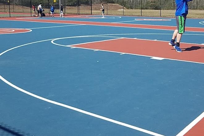 Deerfield Park Basketball Courts